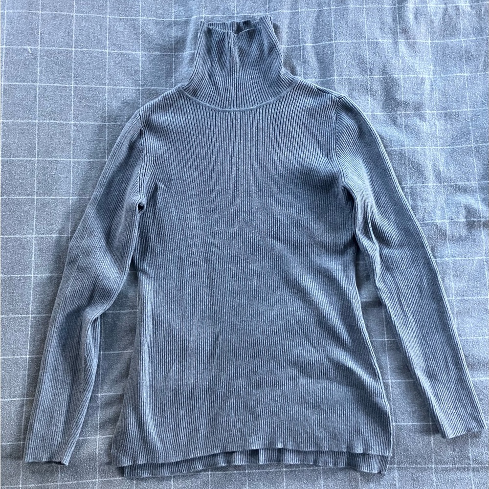 Orvis Women's Gray Turtleneck Sweater